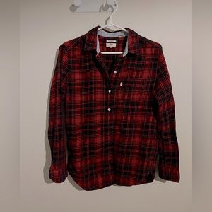 Levi’s ‘boyfriend fit’ Button-up